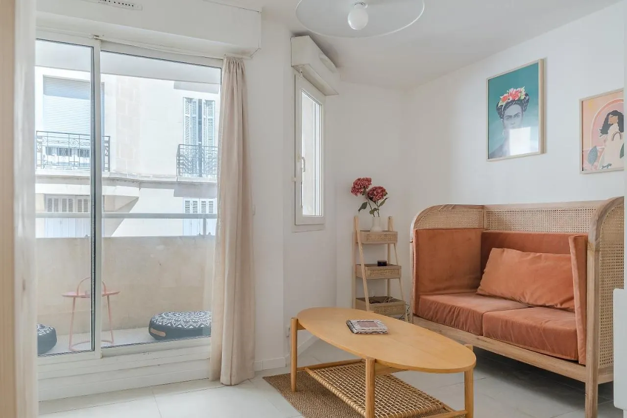 Charmant T2 Avec Balcon - Chaves Marsilya Daire