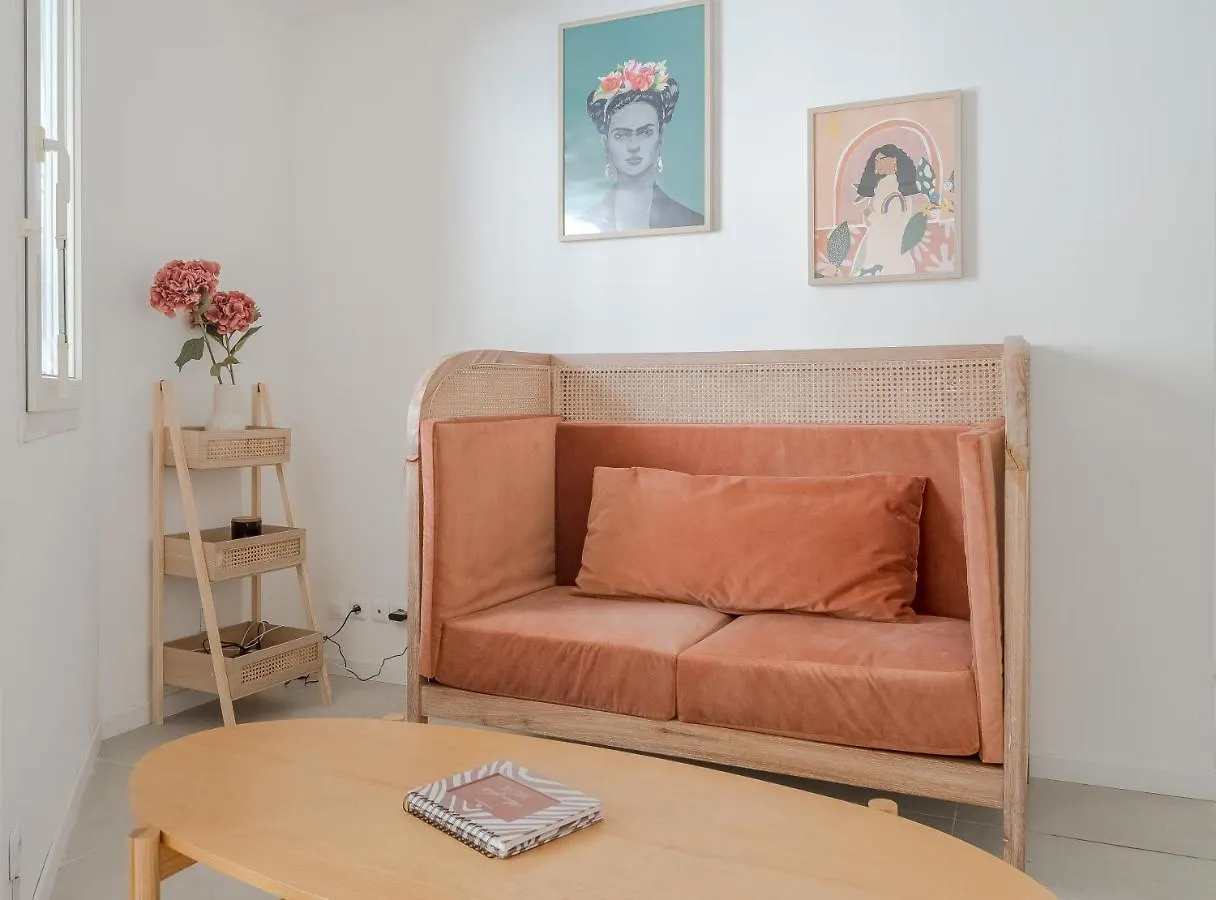 Charmant T2 Avec Balcon - Chaves Marsilya
