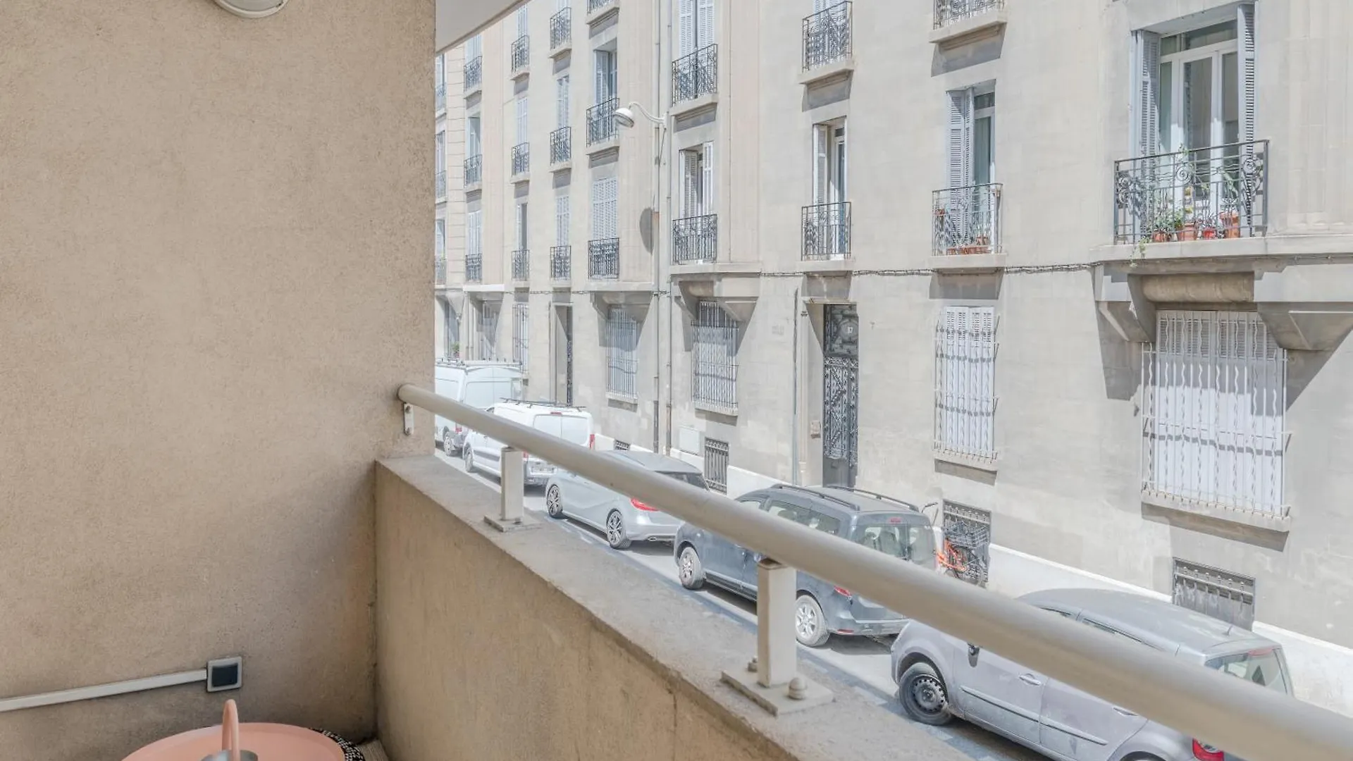 Daire Charmant T2 Avec Balcon - Chaves Marsilya Fransa